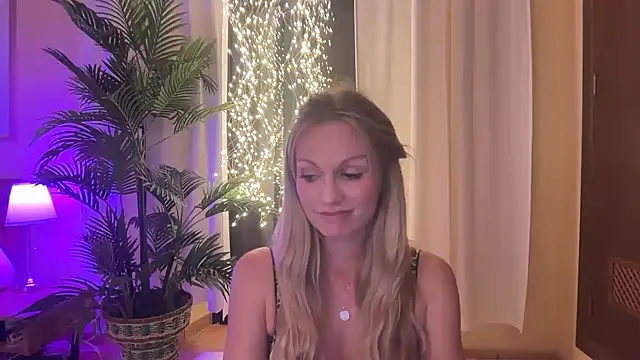 Isabella kiko online show from 10/24/25, 08:05