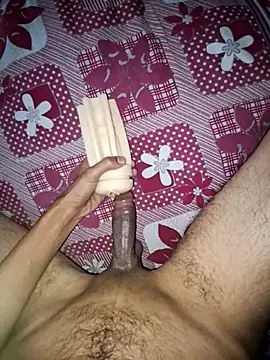 Snapshot of loveblzz chatting on 11/23/25, 08:03 loveblzz online show from 11/23/25, 08:03