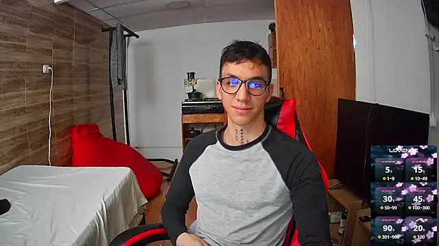 angelicious  online show from 11/13/25, 08:41