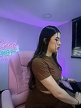 Alice Vixen online show from 09/24/25, 12:30