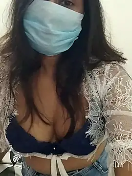 Snapshot of AMELIYAA chatting on 01/15/26, 12:43 AMELIYAA online show from 01/15/26, 12:43