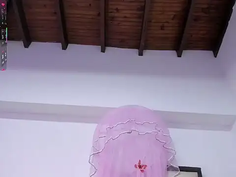 Snapshot of Avi_Winklar chatting on 03/10/26, 04:06 Avi Winklar online show from 03/10/26, 04:06