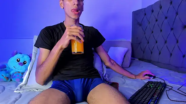 Snapshot of CamiiloRivera chatting on 09/11/25, 01:28 CamiiloRivera online show from 09/11/25, 01:28