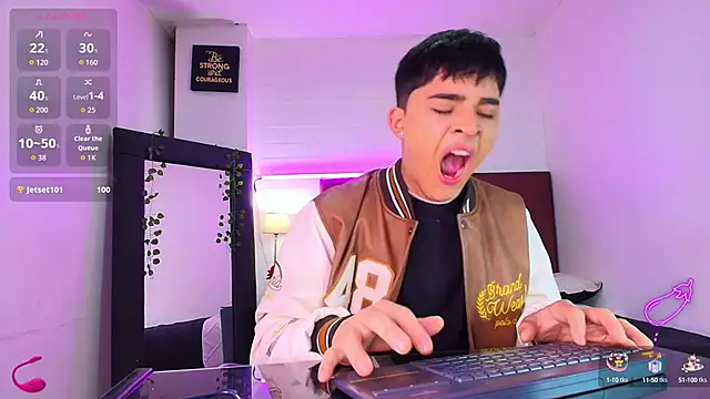 Lucass love online show from 09/11/25, 01:33