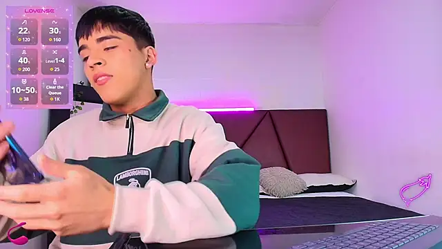 Lucass love online show from 09/12/25, 01:11