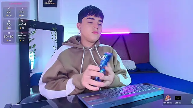 Lucass love online show from 09/18/25, 01:35