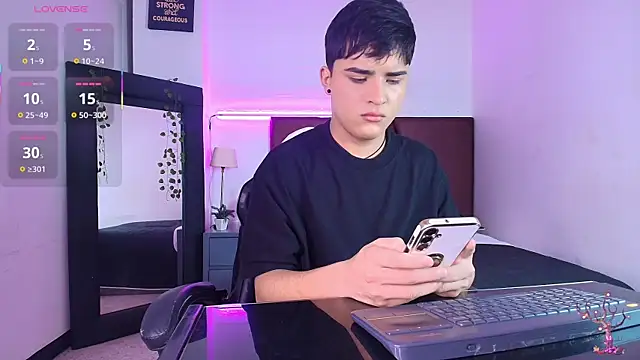 Lucass love online show from 10/18/25, 04:52