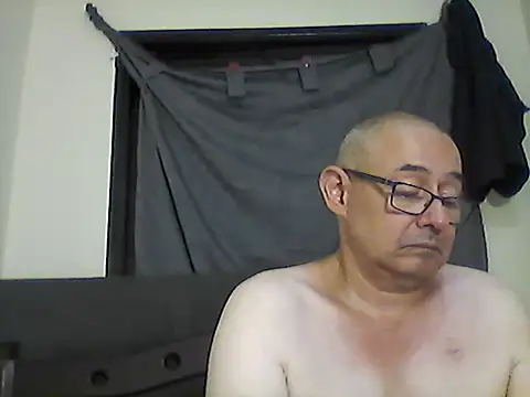 Snapshot of Marlon92700 chatting on 04/28/26, 10:59 Marlon92700 online show from 04/28/26, 10:59