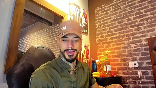 VinzenzRizzo online show from 10/25/25, 05:59