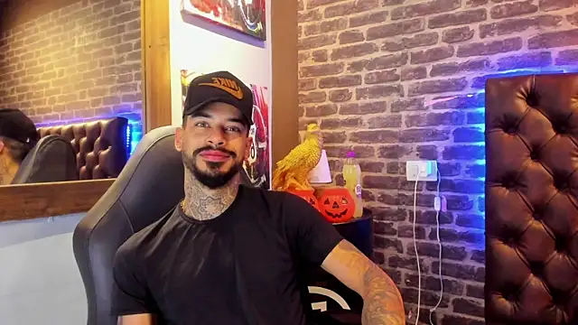 VinzenzRizzo online show from 10/31/25, 04:30