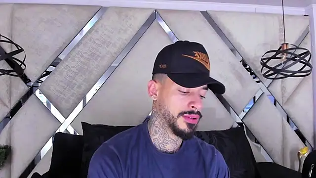 VinzenzRizzo online show from 11/08/25, 04:01