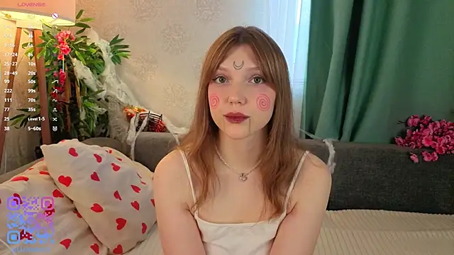 Snapshot of Lunabate chatting on 10/31/25, 05:08 Lunabate online show from 10/31/25, 05:08