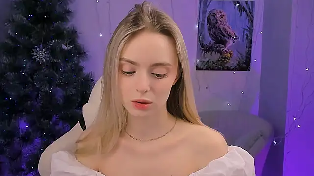 Snapshot of JuliaBrewwer chatting on 02/09/26, 01:37 JuliaBrewwer online show from 02/09/26, 01:37