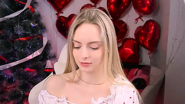 Snapshot of JuliaBrewwer chatting on 02/13/26, 04:14 JuliaBrewwer online show from 02/13/26, 04:14