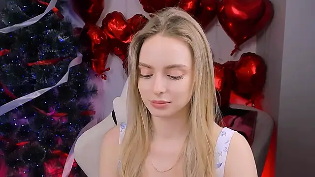 Snapshot of JuliaBrewwer chatting on 03/23/26, 02:32 JuliaBrewwer online show from 03/23/26, 02:32