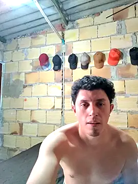 Snapshot of douglaszaens chatting on 10/29/25, 05:25 douglaszaens online show from 10/29/25, 05:25