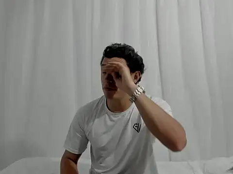 Snapshot of douglaszaens chatting on 02/10/26, 03:10 douglaszaens online show from 02/10/26, 03:10