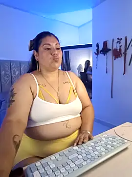 AndreaKinky online show from 10/12/25, 08:02