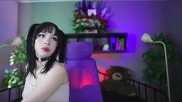 Snapshot of Sabrina_bloom chatting on 11/07/25, 01:33 Sabrina bloom online show from 11/07/25, 01:33