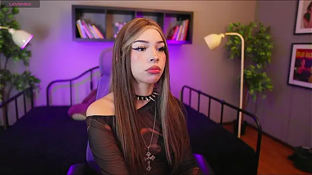 Snapshot of Sabrina_bloom chatting on 03/11/26, 01:17 Sabrina bloom online show from 03/11/26, 01:17