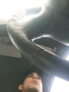 Snapshot of jhoi95 chatting on 09/20/25, 10:33 jhoi95 online show from 09/20/25, 10:33