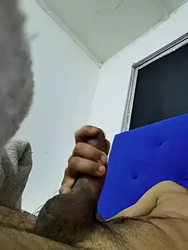 Snapshot of jhoi95 chatting on 11/08/25, 02:28 jhoi95 online show from 11/08/25, 02:28