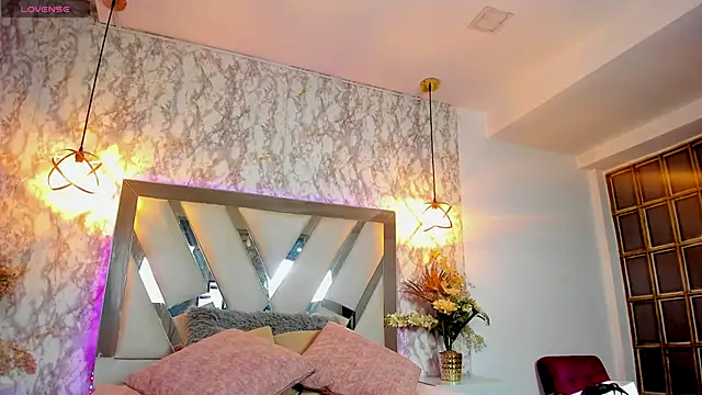 Aisha poweer online show from 10/26/25, 02:17