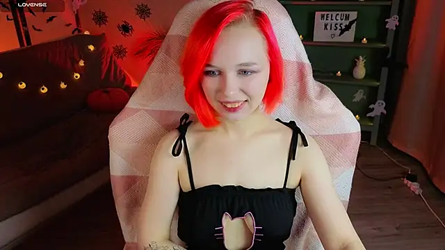 NaomiYoru online show from 10/23/25, 08:29