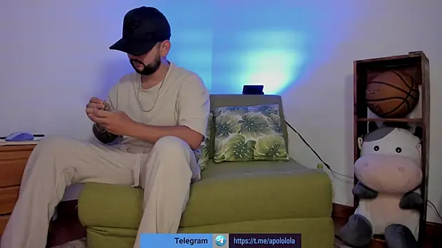 Snapshot of lola_n_apolo chatting on 10/06/25, 01:58 lola n apolo online show from 10/06/25, 01:58