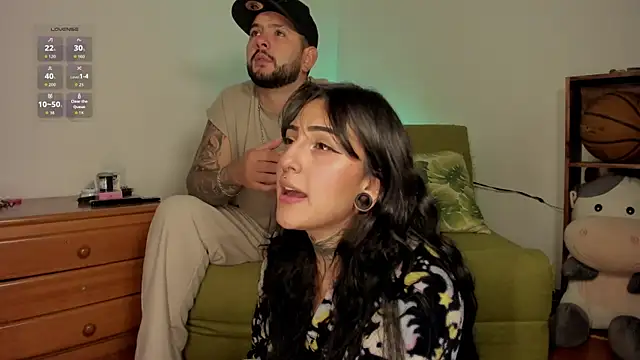 Snapshot of lola_n_apolo chatting on 10/06/25, 10:29 lola n apolo online show from 10/06/25, 10:29