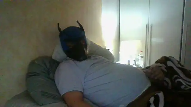 Snapshot of soumicuckold1 chatting on 03/17/26, 11:41 soumicuckold1 online show from 03/17/26, 11:41