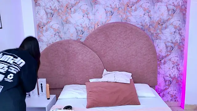 RavenGloomy online show from 11/06/25, 08:32