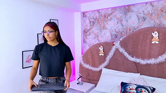 RavenGloomy online show from 11/25/25, 07:36