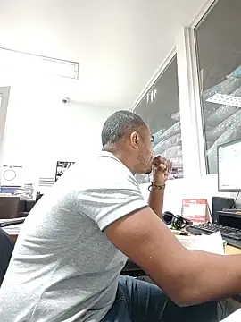Snapshot of SanChacal5694 chatting on 03/31/26, 10:10 SanChacal5694 online show from 03/31/26, 10:10