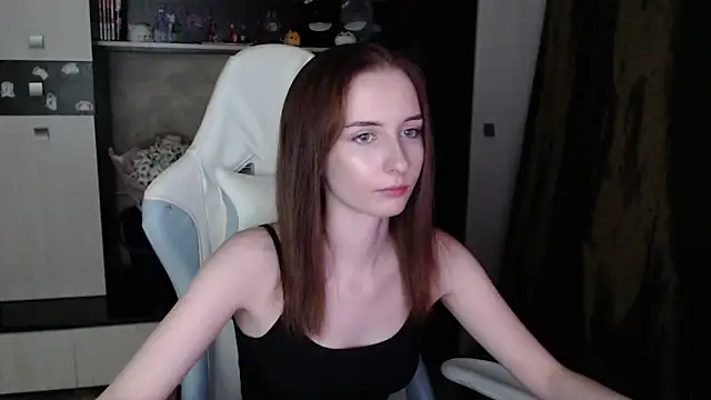 Snapshot of Cutti_Crystal chatting on 10/29/25, 06:09 Cutti Crystal online show from 10/29/25, 06:09