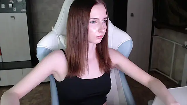 Snapshot of Cutti_Crystal chatting on 11/05/25, 11:43 Cutti Crystal online show from 11/05/25, 11:43