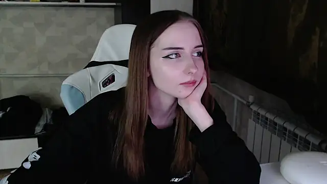 Snapshot of Cutti_Crystal chatting on 02/24/26, 09:46 Cutti Crystal online show from 02/24/26, 09:46