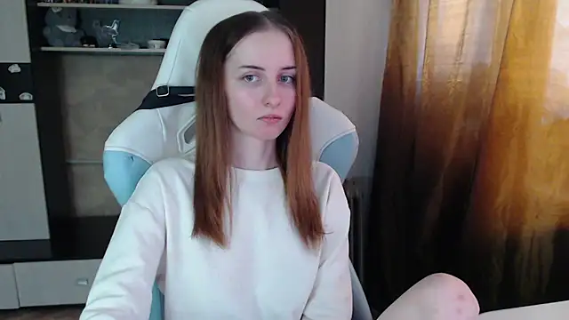 Snapshot of Cutti_Crystal chatting on 03/03/26, 03:12 Cutti Crystal online show from 03/03/26, 03:12