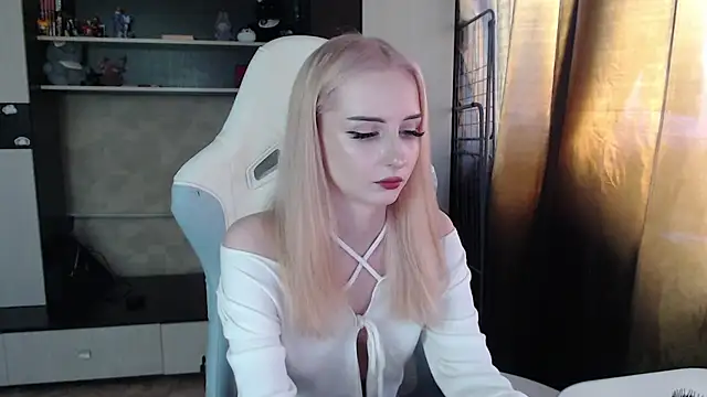 Snapshot of Cutti_Crystal chatting on 03/30/26, 01:39 Cutti Crystal online show from 03/30/26, 01:39