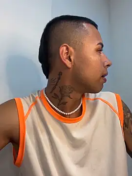 Snapshot of _Logan_Colton_ chatting on 09/11/25, 05:13 Logan Colton online show from 09/11/25, 05:13