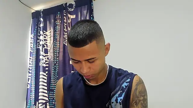 Snapshot of _Logan_Colton_ chatting on 10/02/25, 05:31 Logan Colton online show from 10/02/25, 05:31