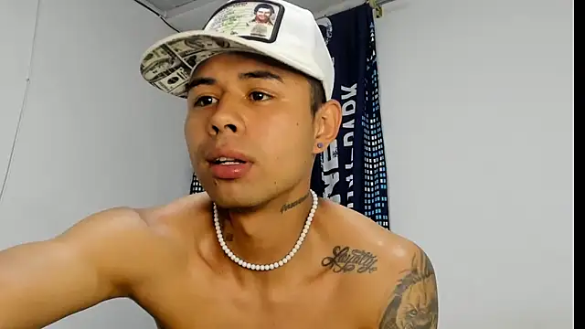 Snapshot of _Logan_Colton_ chatting on 12/14/25, 11:20 Logan Colton online show from 12/14/25, 11:20