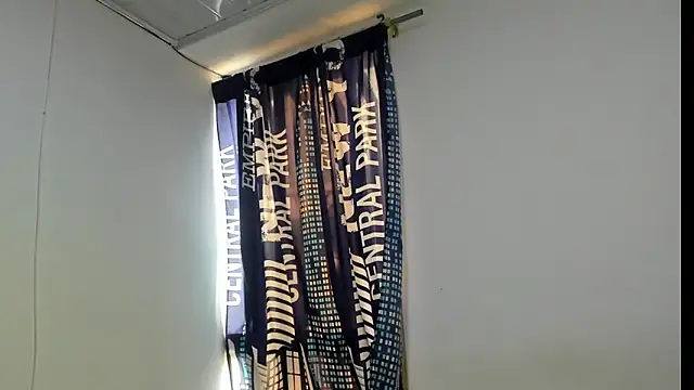 Snapshot of _Logan_Colton_ chatting on 12/15/25, 08:24 Logan Colton online show from 12/15/25, 08:24