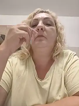 Snapshot of clarabbw47 chatting on 06/08/26, 10:43 clarabbw47 online show from 06/08/26, 10:43
