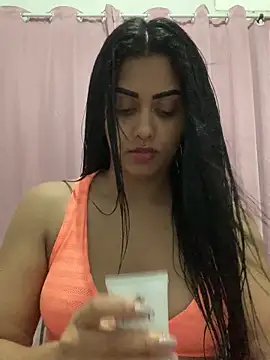 Snapshot of afroditii chatting on 11/04/25, 12:10 afroditii online show from 11/04/25, 12:10