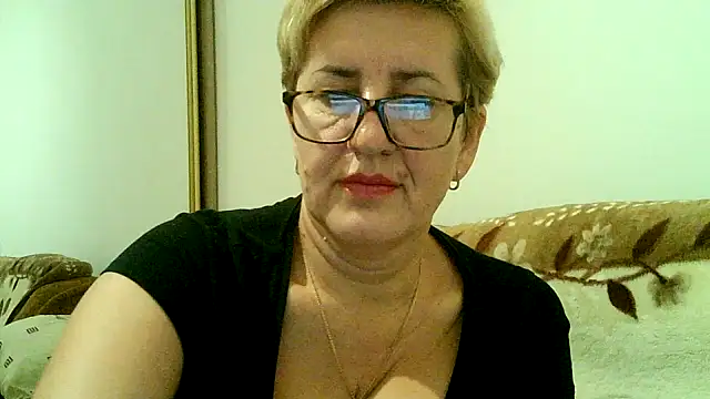 Dana4921 online show from 10/31/25, 05:47