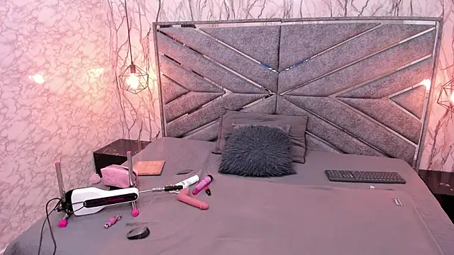 SASHA BROWNIE   online show from 11/29/25, 08:01