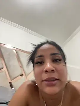 MarianaaSantos online show from 05/15/26, 06:09
