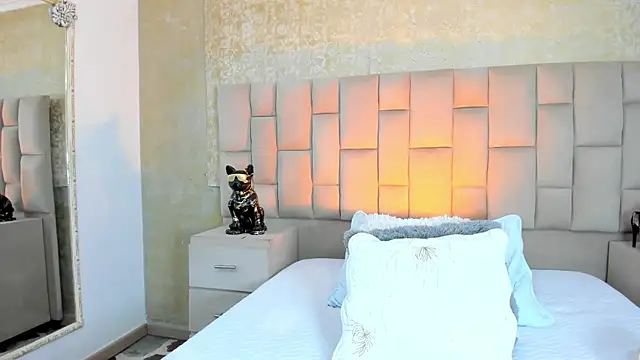 cloesummerr  online show from 11/08/25, 01:33