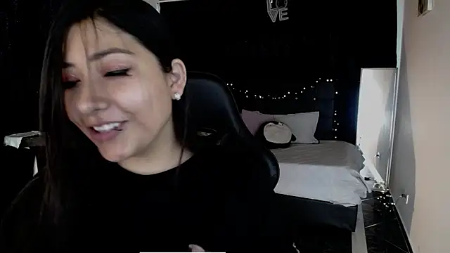 Mia 1120 online show from 09/10/25, 04:40